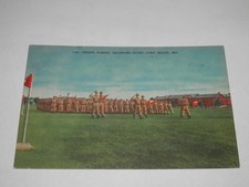 CAMP MEADE MD - 1940'S UNUSED POSTCARD - TROOPS PASSING REVIEWING STAND