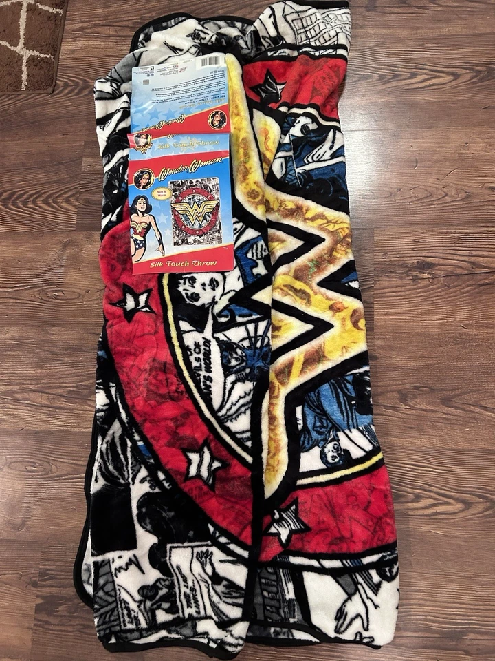 New Logo Wonder Woman Fleece Blanket DC Comics Throw Gift 50”x60” Box Lunch Excl - Image 4 of 4