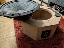 Sinuslive 25cm Bass im Gehäuse Gehäusesubwoofer Kiste SW 250 D 2x 100W 2x 4 Ohm