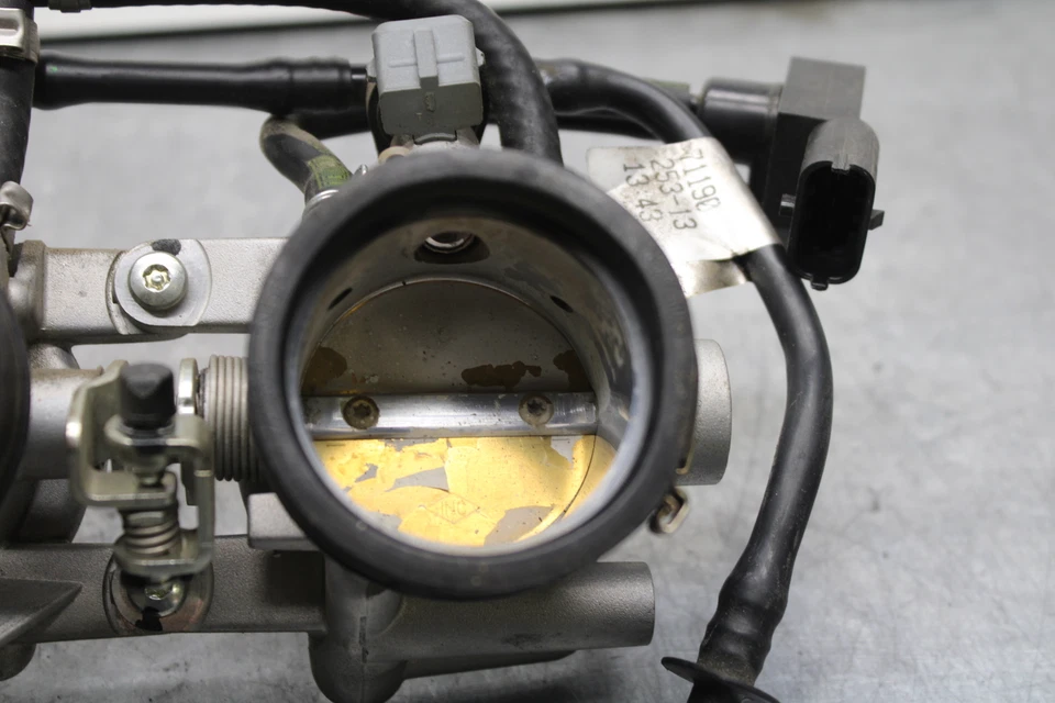 10-11 APRILIA RSV4 R INYECTORES DE COMBUSTIBLE PRINCIPALES / CUERPOS DEL ACELERADOR BB120 Foto 4 de 4