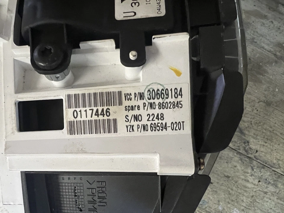 Cuadro de instrumentos Volvo S40 2.4 179.986 millas OEM 2004-2007 Foto 4 de 4