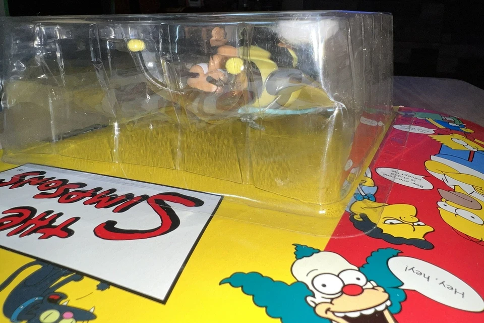 The Simpsons WoS - Bumblebee Man Playmates Toys - Imagem 4 de 4