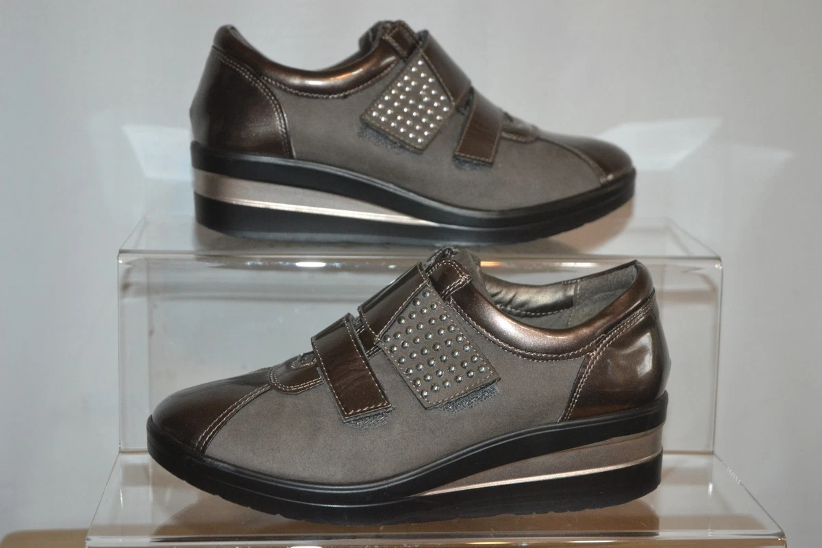 Easy Street Venue – Décolleté Da Donna In Raso Argento Con Tacco 5 Cm, Punta Affusolata, Plantare Imbottito, Taglia 5.5