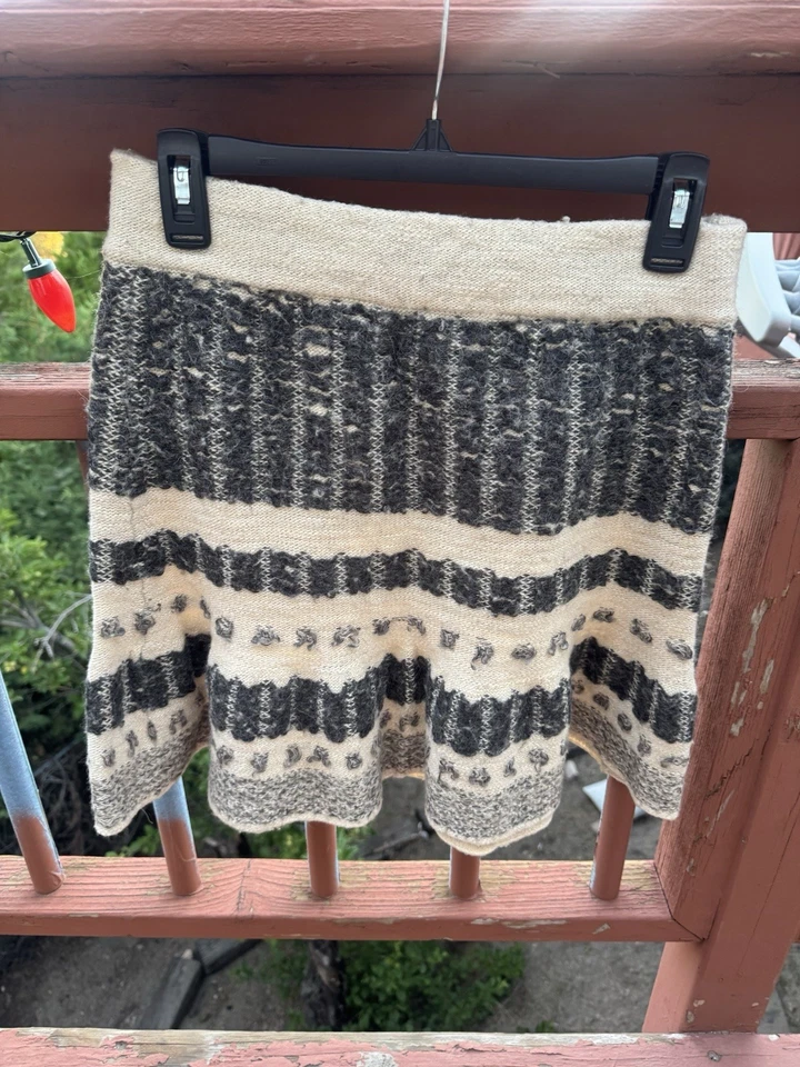 Мини-юбка Anthropologie Sparrow вязаная расклешенная размер S бежевая черная шерстяная смесь богемное - Изображение 3 из 4