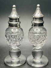 Antico shaker sale e pepe cristallo taglio diamante con tappi argento sterling alto 6'