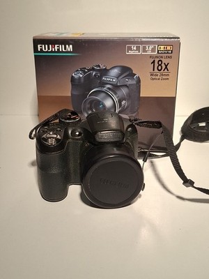 Fujifilm Finepix S2950 / Bridge Digitalkamera / 14 MP / OVP / Geprüft  