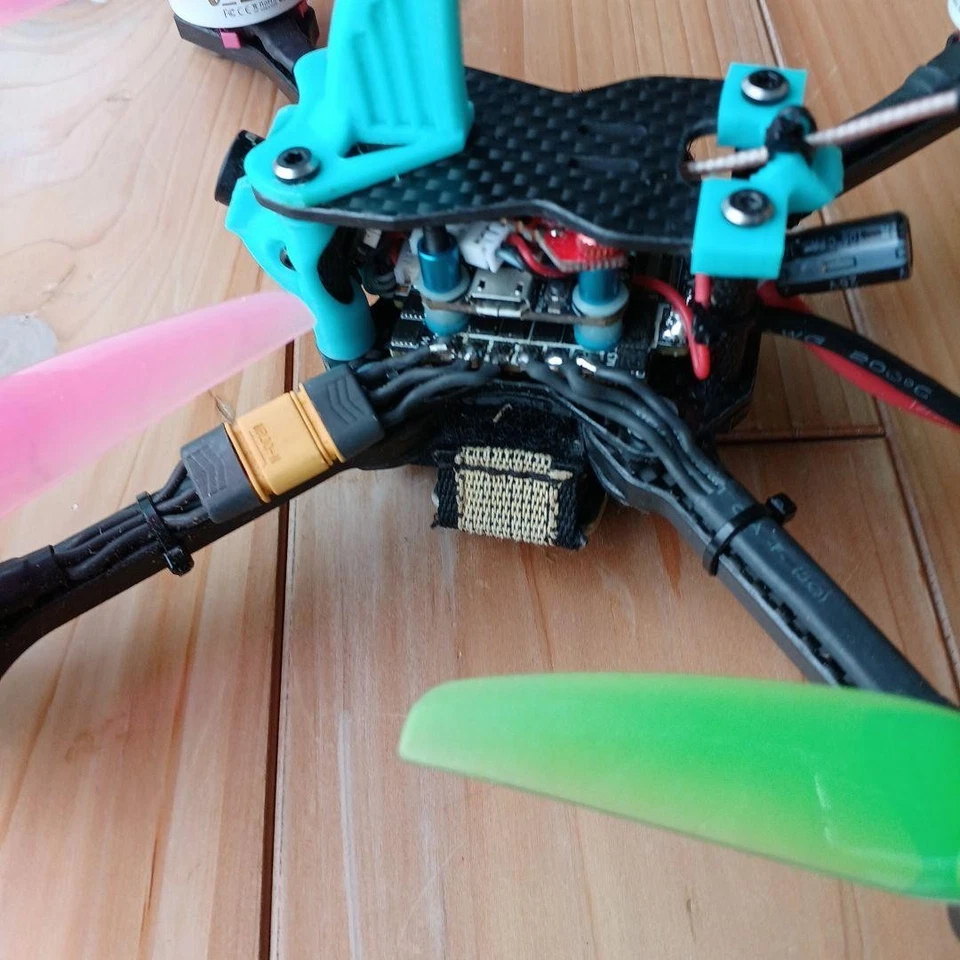 Mini dron cuadricóptero ligero de 5 pulgadas para principiantes juguete volador interior/exterior Foto 3 de 4