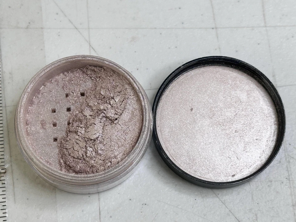 bareMinerals Glimmer Loose Eye Color Eyeshadow Nude Beach .23oz Professional Gra - Image 2 of 4