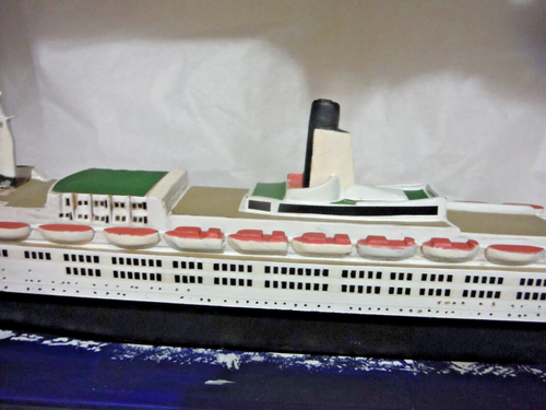 Vintage 18" QUEEN ELIZABETH II Madera MODELO DE BARCO CUNARD sobre base de madera - Imagen 5 de 24