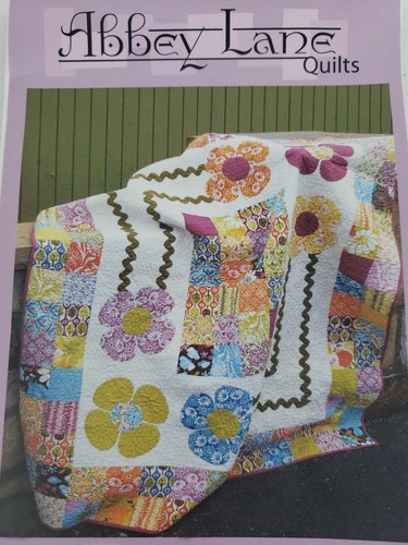 NEW Abbey Lane Quilts "Got A Feeling" Pattern Flowers & Centers #152 63" x 72" - Picture 2 of 9
