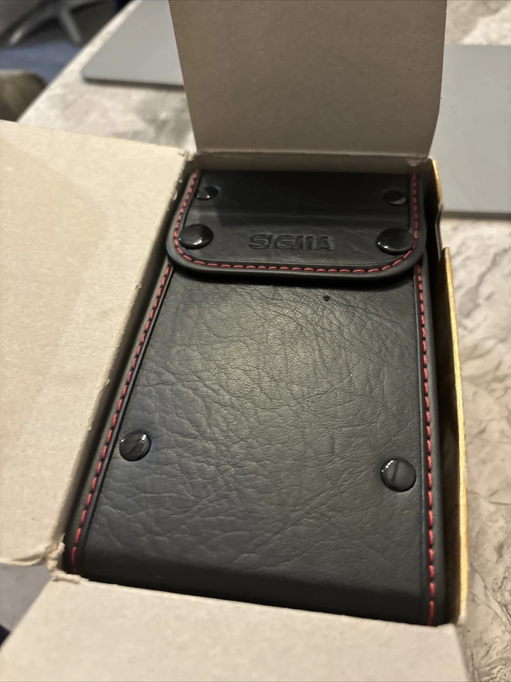 Sigma 70-300mm F4-5.6 DG APO MACRO AF Zoom Lens Sony A Front & Rear Caps 030624 - Image 3 of 4