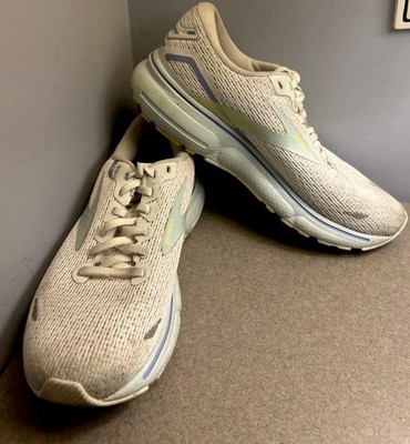 BROOKS WOMENS GHOST 15 RUNNING SHOES SIZE 8 COCONUT/SKYLIGHT/Nightlife