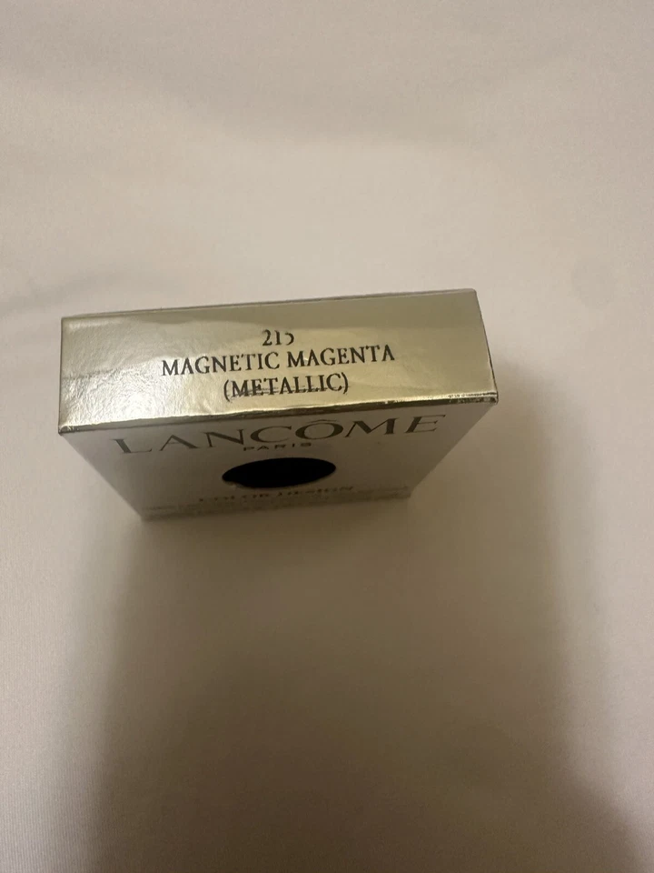 Sombra de ojos Lancome Color Design - 215 Magenta magnético (metálico)- .1.2 G C8 Foto 2 de 3