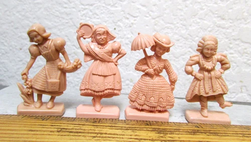 Vintage 1950s small 2 inch figures, plastic girls of different nations, set of 4