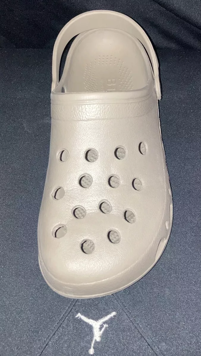 Bare traps store crocs