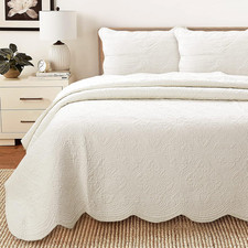 100 Cotton Medallion off White Matelasse Embossed Bedding Quilt Set, Reversible