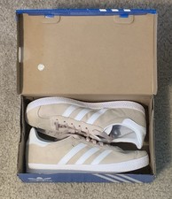 Girls ADIDAS Gazelle Sneakers Light Pink Size 5 NWT w/box