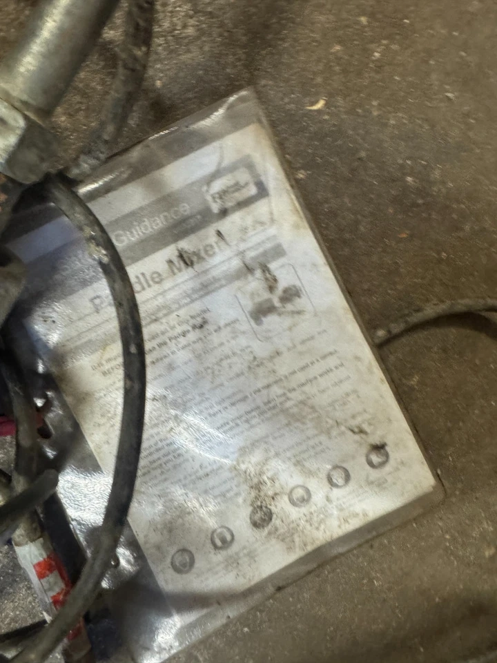 ⭐ MEZCLADOR DE PALETAS MOTOR 110V FUNCIONANDO PERO CHISPEANDO PARA DESPEJAR POSTE LIBRE⭐ Foto 4 de 4