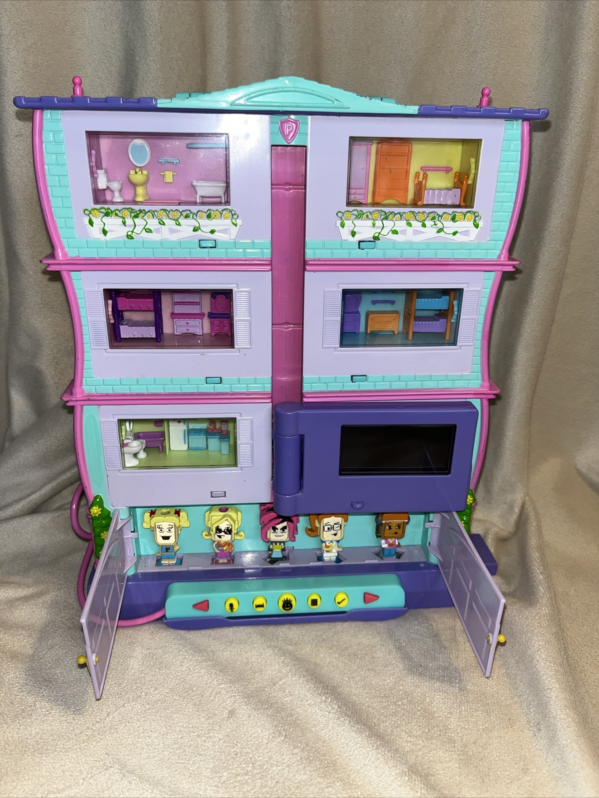 Pixel Chix Roomies House deluxe edition house rare 6 Rooms