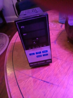 Barber-Colman MAE1-40300 Temperature Controller Relay Out, Type J 0-1600°F