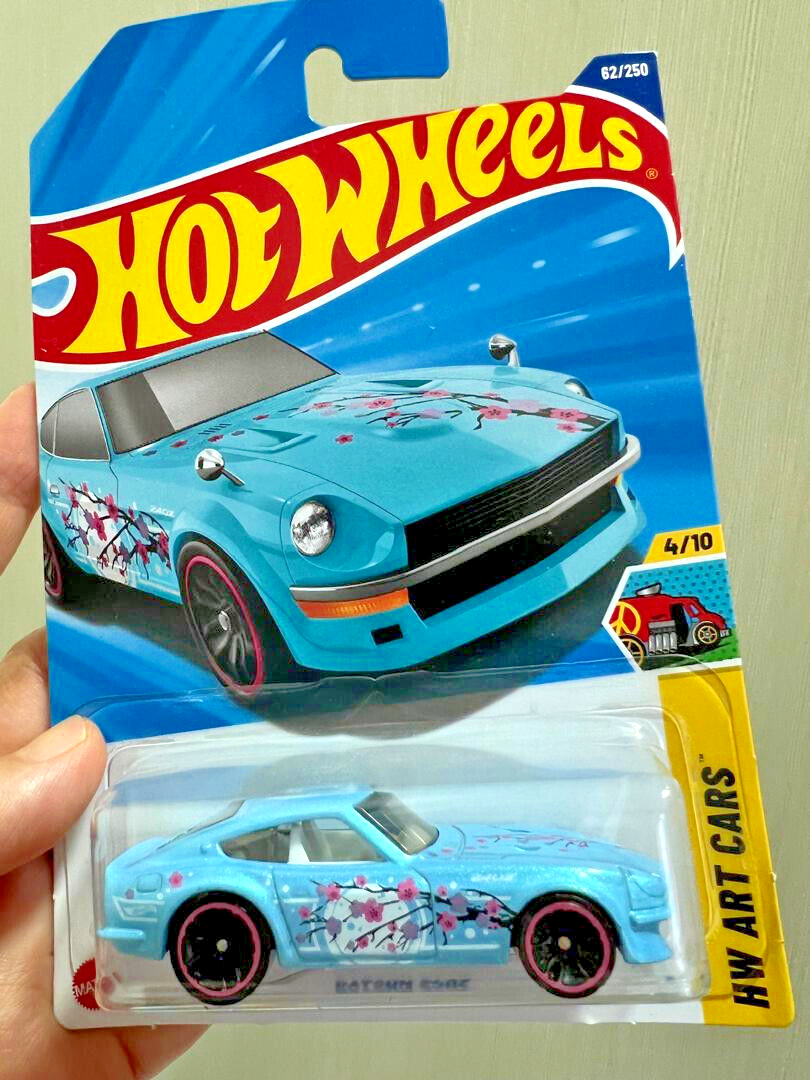 Hot Wheels Mainline 2025 Case G Datsun 240Z Blue Sakura #62 Hot Wheels Mainline 2025 Case G Datsun 240Z Blue Sakura #62
