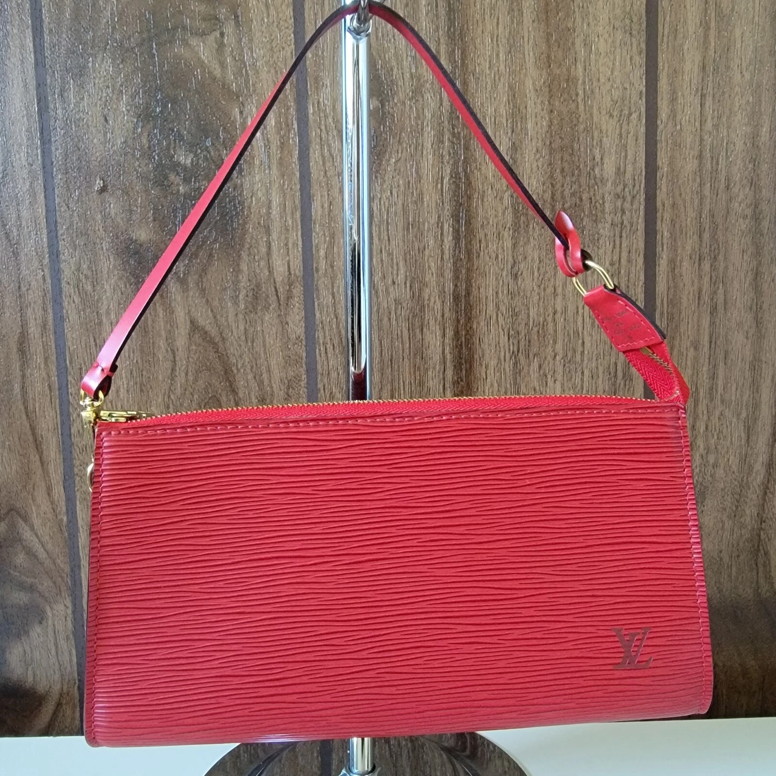 LOUIS VUITTON（LV） Borsa pochette da polso Louis Vuitton rossa Epi in pelle accessori pochette