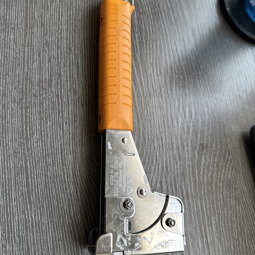 USED ARROW FASTENER HT50P HEAVY DUTY HAMMER TACKER - MISSING LOADER