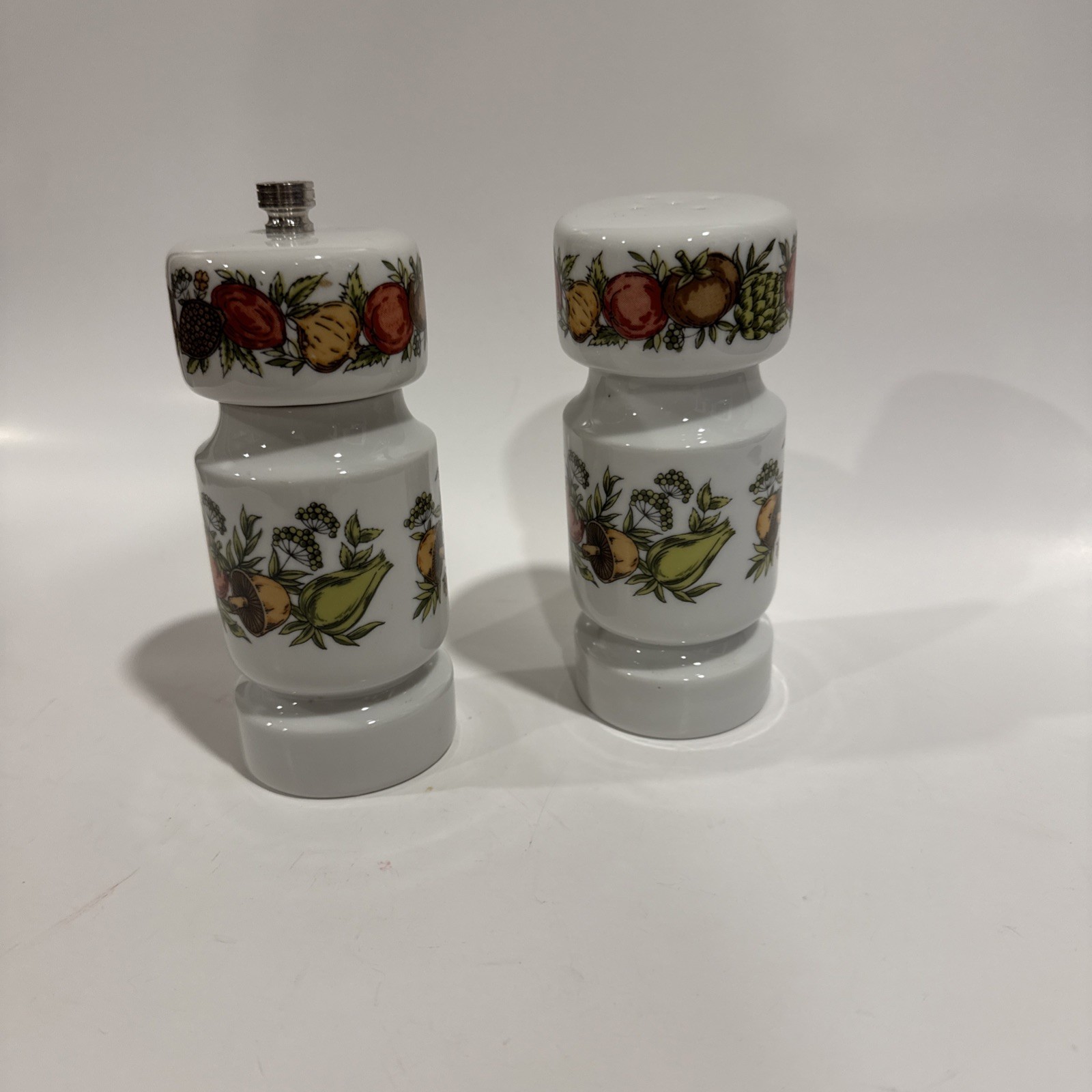 Vintage Woodcrest by Styson Salt Shaker Pepper Grinder Spice of Life Japan