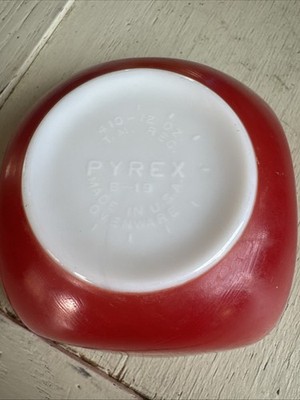 Vintage Red Pyrex Bowl 410  B-8  12oz
