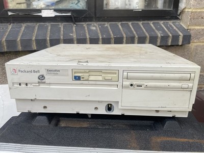 Vintage Packard Bell Executive Multi-Media 905 Desktop PC - Einschalten