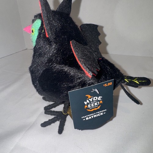 Hide And Eek Target Feathery Friends Batrick Bird 2024 alas de vampiro - Imagen 2 de 8