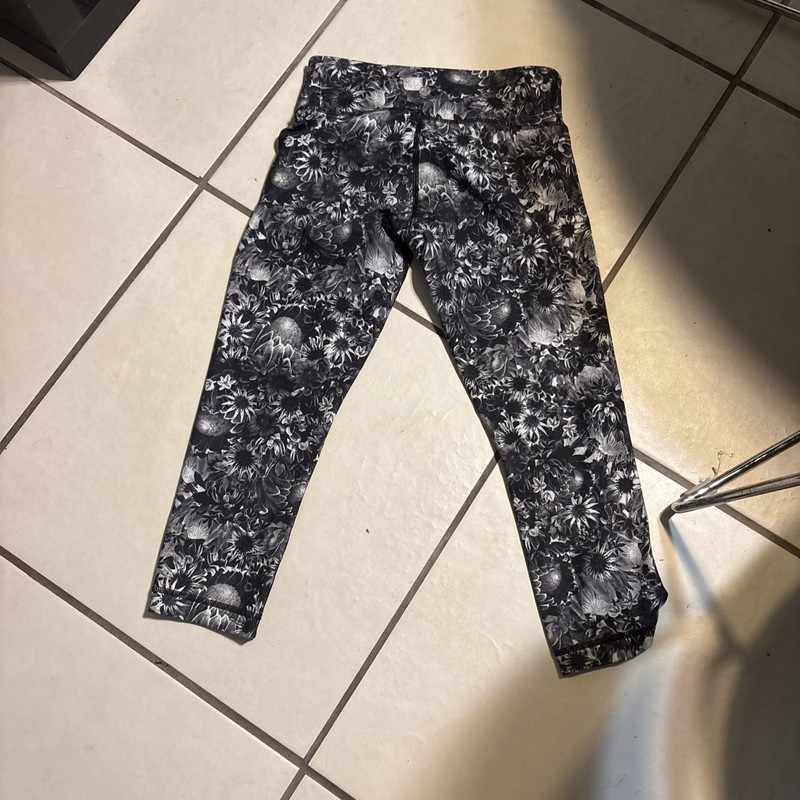 Lululemon Align Crop Floral Illusion Size 6