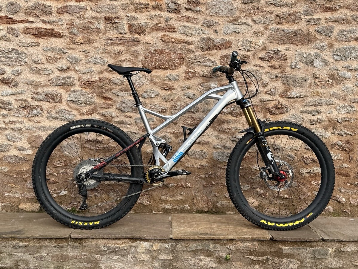 Mondraker Foxy XR 650b Enduro Mountain Bike Fox Kashima XTR Hope