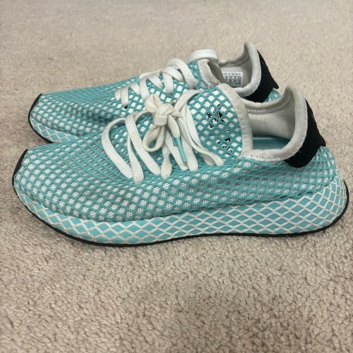 Adidas Deerupt Parley Sneakers Women’s Athletic Shoes Low Top Mint Green  White