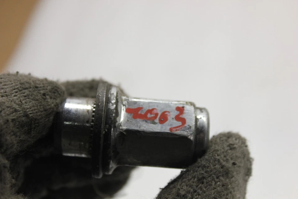 Porcas de roda Toyota Lexus 90942-01095 (3 peças) (G60) fabricante de equipamento original 1996-2007 - Imagem 3 de 4