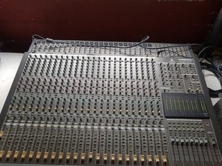 Behringer Mixer mx 8000 32 of the 48 channels working