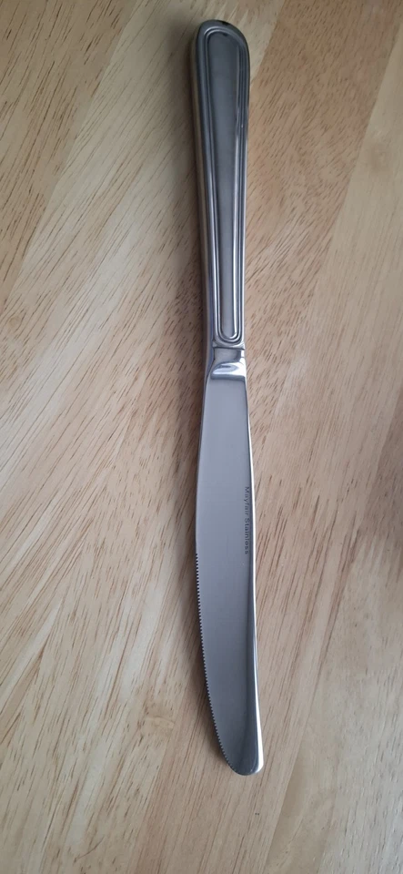 USADO - SERIE BISTRO - TENEDOR DE CENA + SERIE DELUXE - CUCHILLO DE CENA (JUEGO DE 8 PIEZAS) Foto 2 de 4