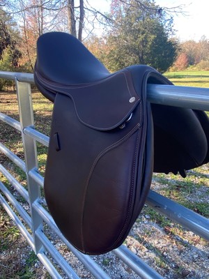 Circuit Premier Special DS saddle 16.5 W in excellent condition