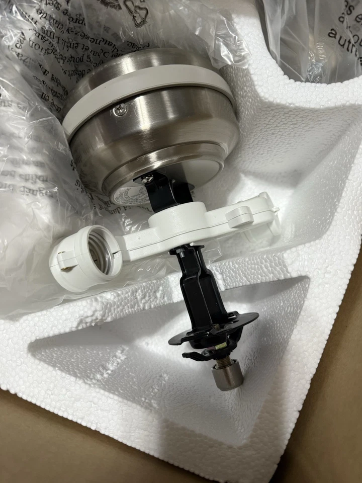 Hunter Channing 54"Ceiling Fan 53366 "049694533678" REPLACMENT "Light Kit" - Image 2 of 4