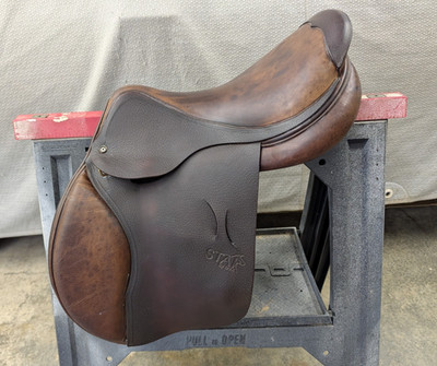 Star by DVX 17.5'' Saddle ~ Medium Tree ~ Flap is approx. 13'' x  13''