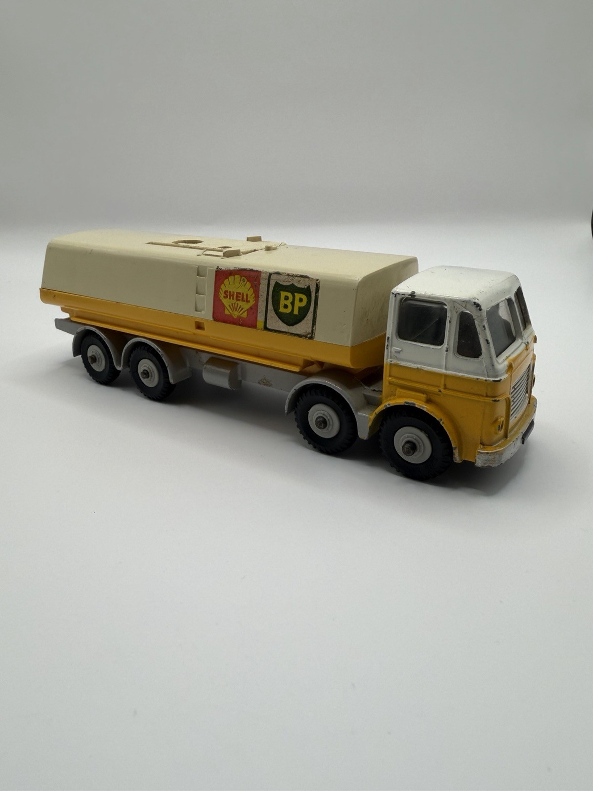 Dinky 944, Fuel Tanker (Shell BP) - Free Price Guide & Review