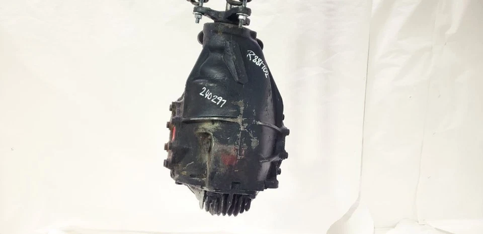 1972 年 1980 年梅赛德斯-奔驰 450SLC 原始设备制造商后托架差速器组件  — 第 3/4 张图片