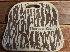 Hunting Seat Pad…..Therm-a-Seal…… Lightweight Camo with handle
