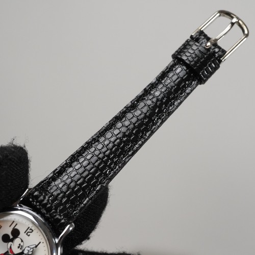 Lorus Disney running Mickey Mouse small seconds watch V802 vintage 24mm NWT - Picture 12 of 19