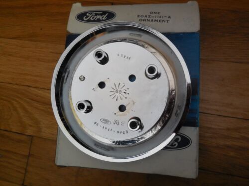 NOS 1980-1991 Ford LTD Wheel Cover Ornament Center Cap E0AZ-1141-A - Picture 2 of 2