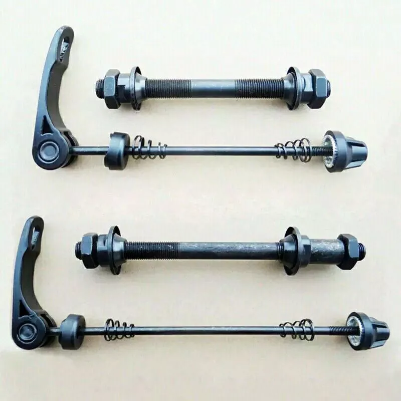 Bike wheel axle outlet