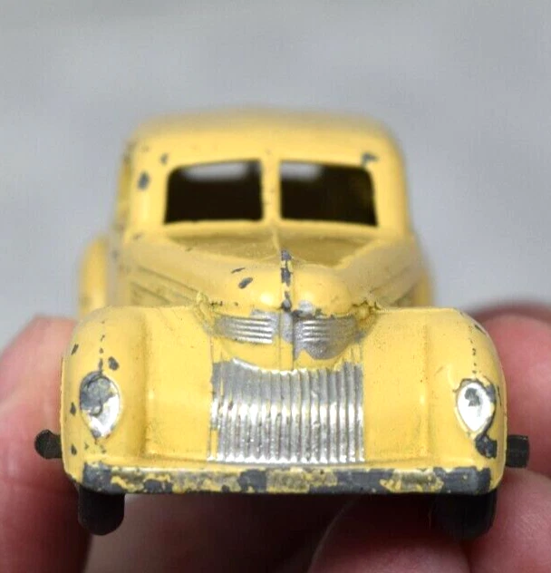 Chrysler Dinky Toys vintage, crema, bujes verdes, Meccano, Reino Unido  Foto 2 de 4