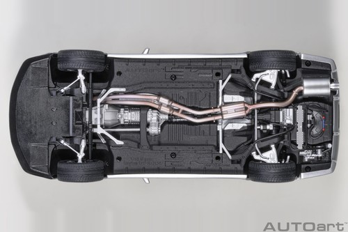NISSAN NISMO R34 GT-R Z-TUNE RHD SILVER 1:18 SCALE BY AUTOART 77461 - Picture 11 of 18