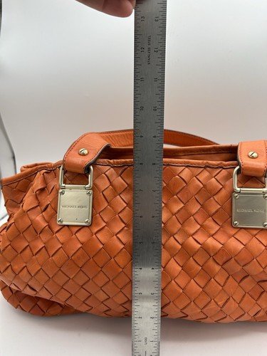 Bolso de mano hobo de cuero tejido Michael Kors - Imagen 5 de 12