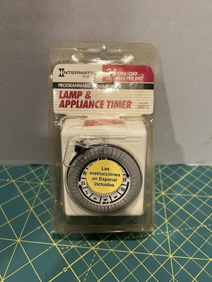 NEW Intermatic Plug In Lamp Appliance Timer SB811C 24hr On/Off Programmable 1991